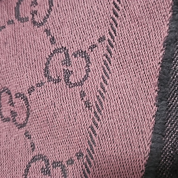 💥Authentic Gucci Scarf - Picture 4 of 7